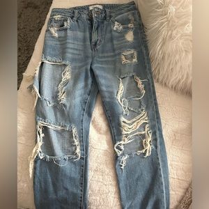 Buckle straight distressed jean